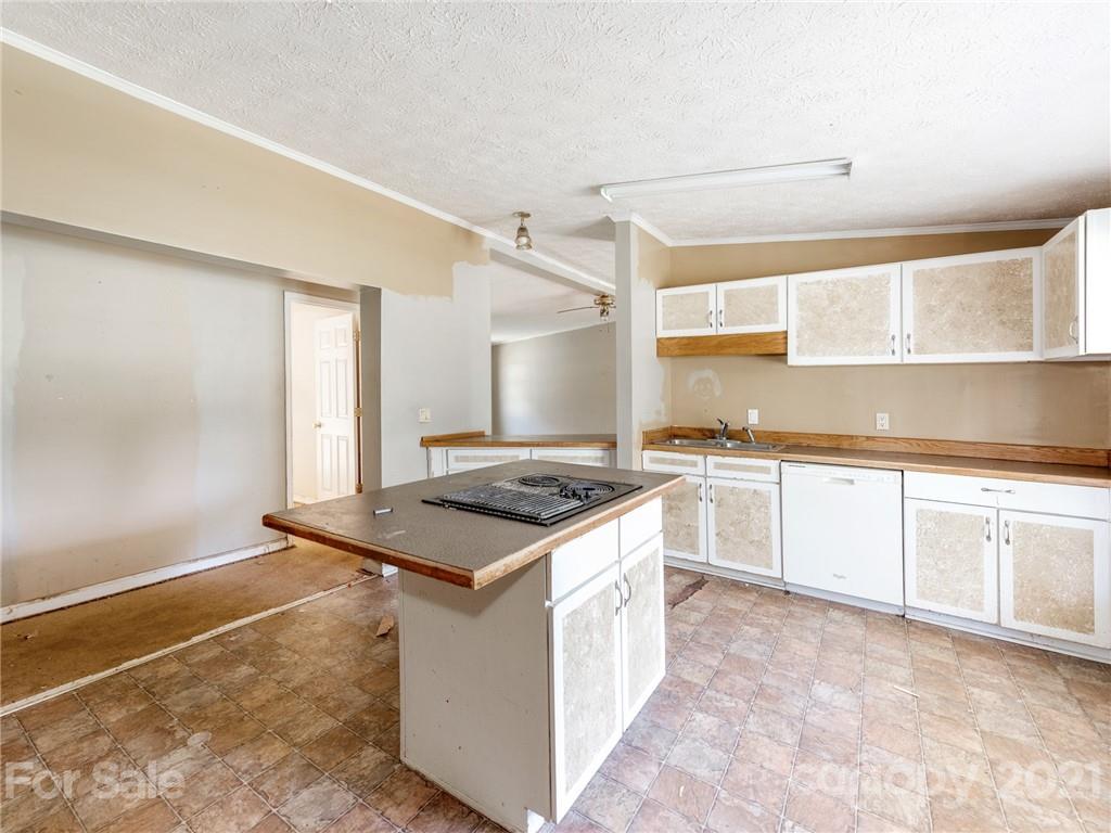 2317 Hicklin Bridge Road Edgemoor, SC 29712 - Photo 10 of 28 Gallery Image 10