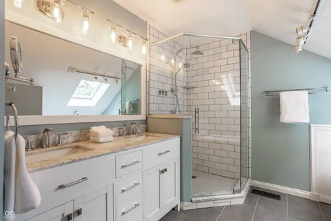 $600,000 | 6021 North Meridian Street, Indianapolis, IN 46208