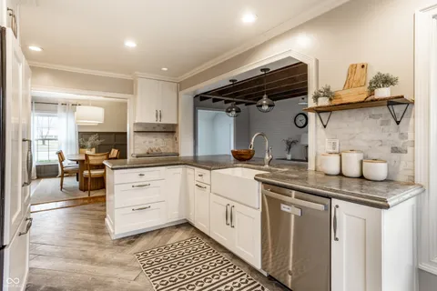 $600,000 | 6021 North Meridian Street, Indianapolis, IN 46208