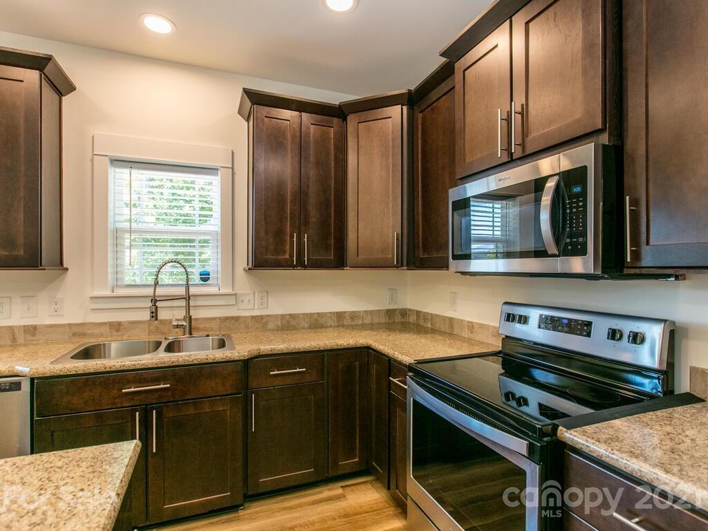 129 Craven Road Waynesville, NC 28786 - Photo 13 of 34 Gallery Image 13