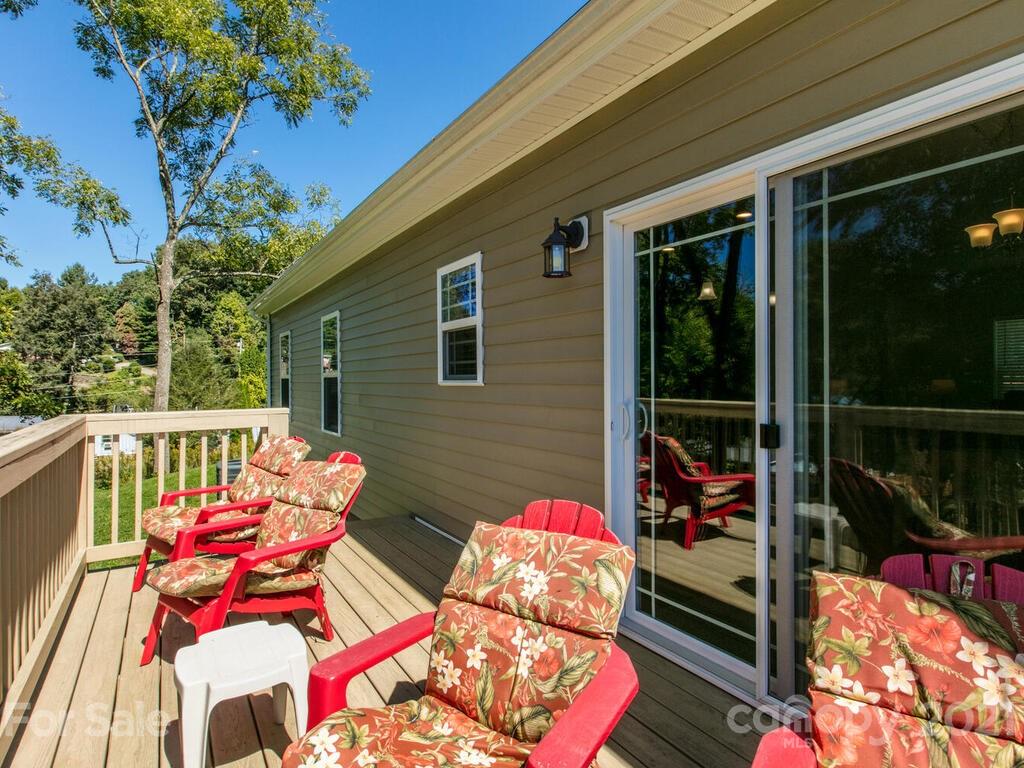 129 Craven Road Waynesville, NC 28786 - Photo 32 of 34 Gallery Image 32