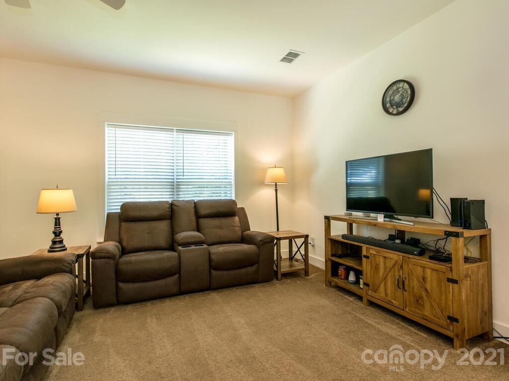 129 Craven Road Waynesville, NC 28786 - Photo 6 of 34 Gallery Image 6