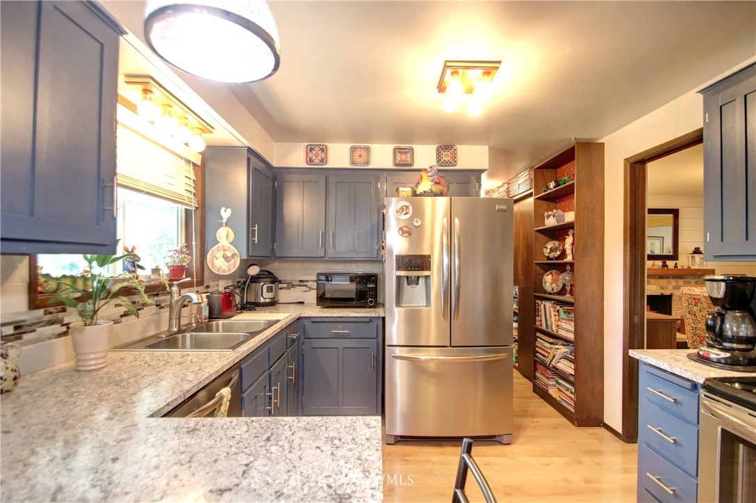 23734 Ruth Lane Mount Vernon, WA 98273 - Photo 7 of 25 Gallery Image 7