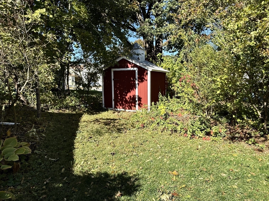 334 Elm Street West Springfield, MA 01089 - Photo 40 of 42