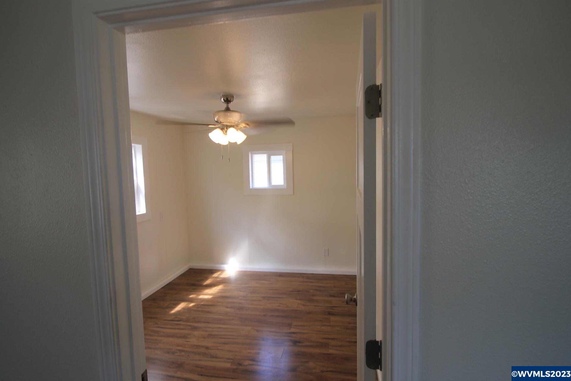 311 Gilbert Street Lebanon, OR 97355 - Photo 18 of 33
