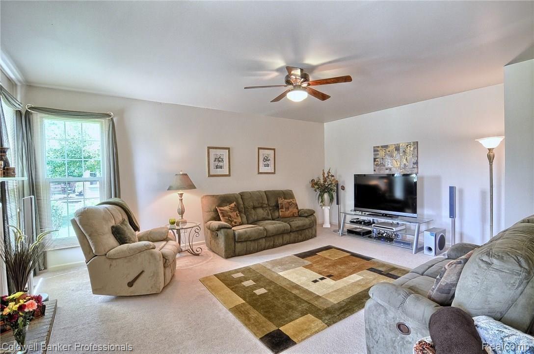 46689 Mornington Road Canton, MI 48188 - Photo 17 of 30 Family Room, Pic. #2