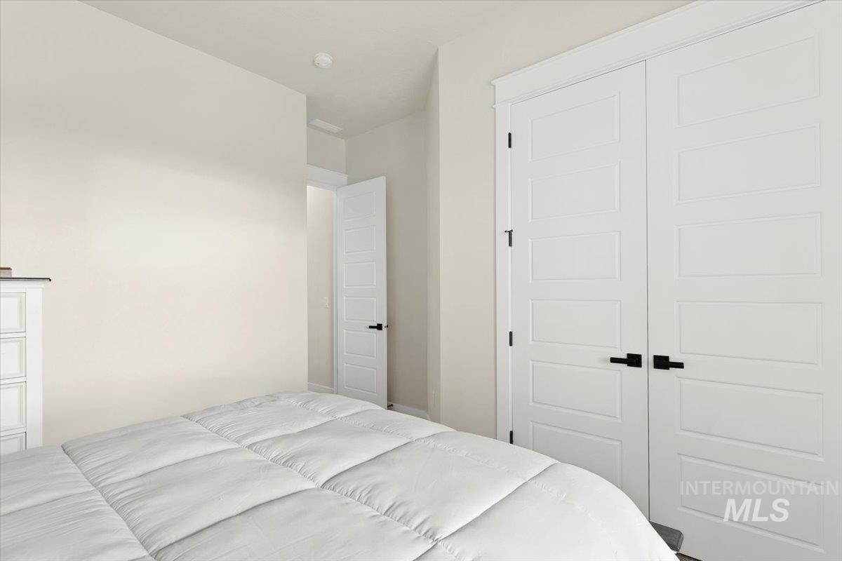 6721 El Paso Road Caldwell, ID 83607 - Photo 30 of 50 Bedroom with a closet
