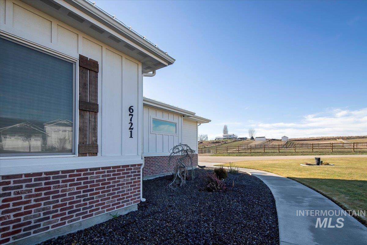 6721 El Paso Road Caldwell, ID 83607 - Photo 33 of 50 View of side of property featuring board and batten siding