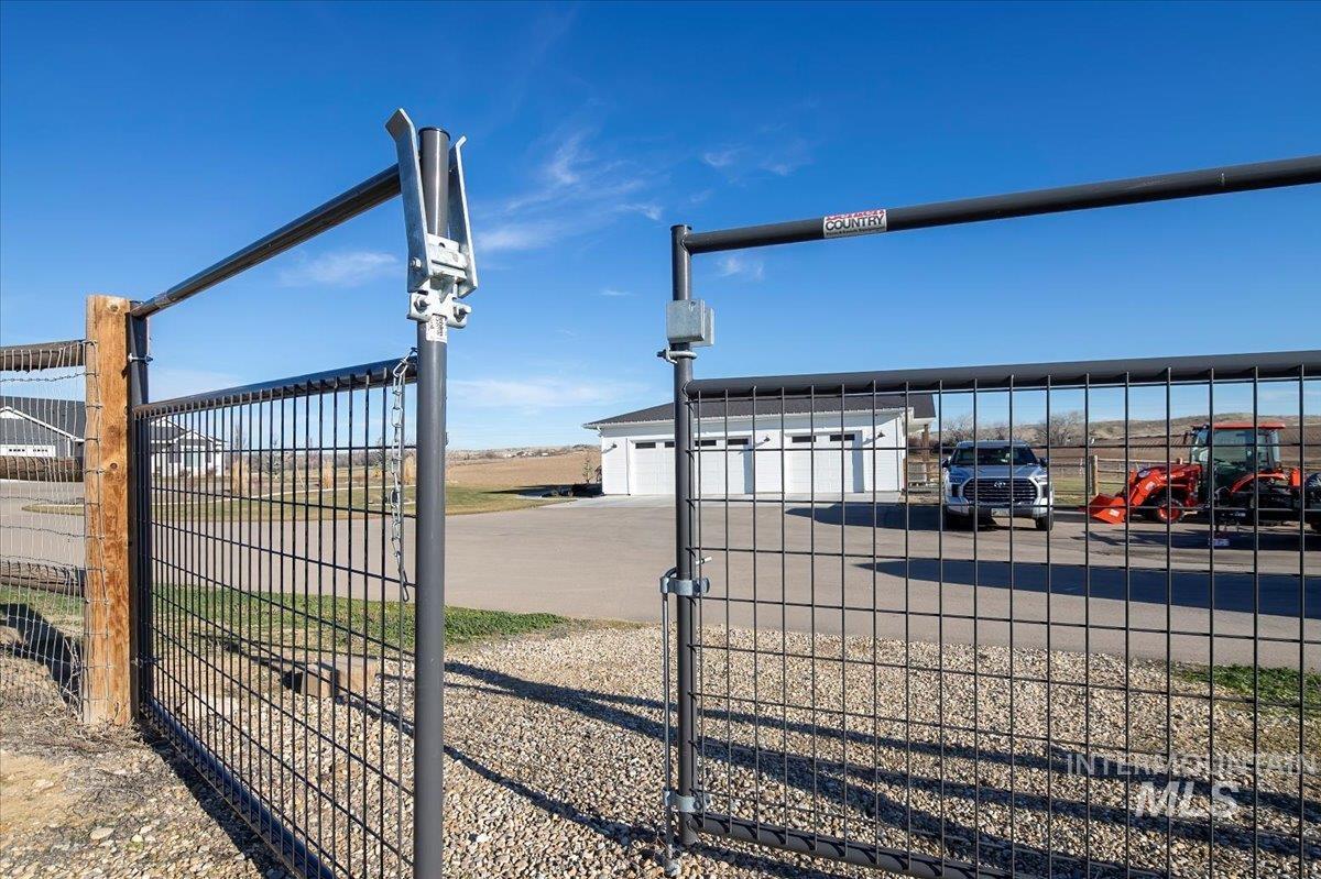 6721 El Paso Road Caldwell, ID 83607 - Photo 50 of 50 View of gate