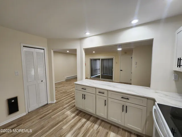 $2,300 | 129 Amberly Drive, Unit H, Manalapan, NJ 07726