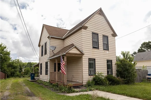 $175,000 | 974 Chestnut Street, Grafton, OH 44044