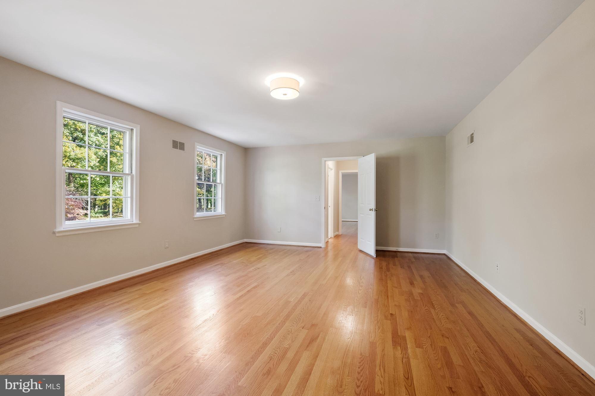 14829 Spring Meadows Drive Darnestown, MD 20874 - Photo 23 of 52 Primary suite