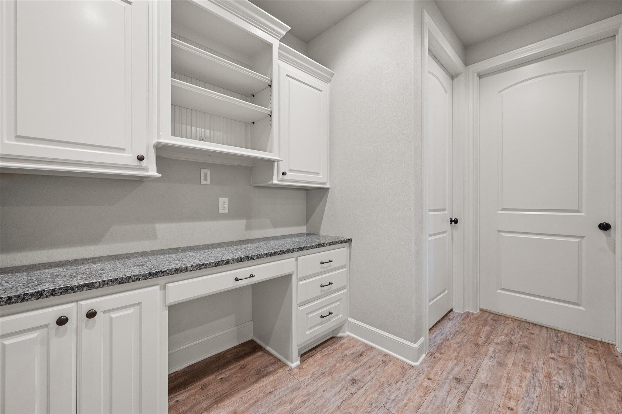 1210 North 14th Place Wolfforth, TX 79382 - Photo 20 of 51 Office Nook