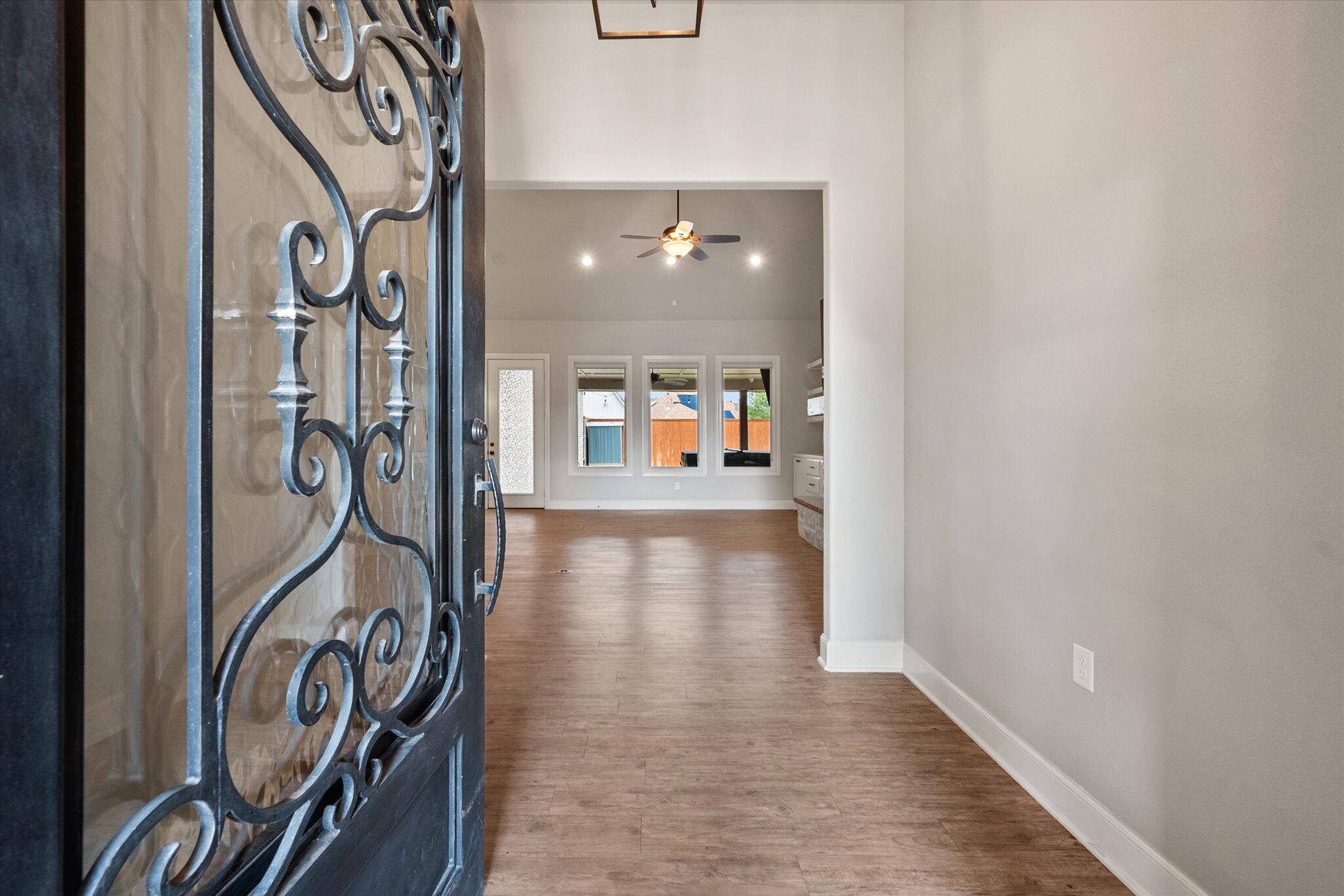 1210 North 14th Place Wolfforth, TX 79382 - Photo 4 of 51 05-1210 N 14th Pl_8649