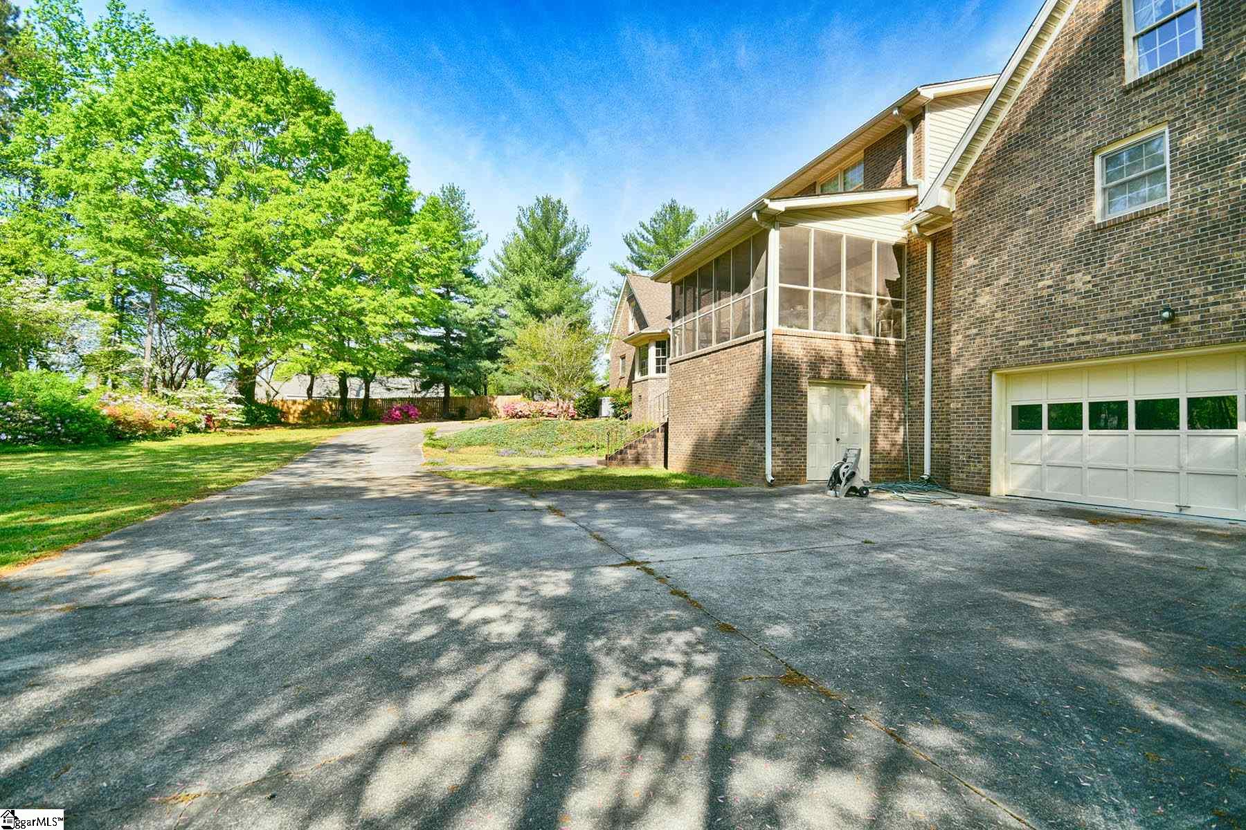 2185 Locust Hill Road Greer, SC 29651 - Photo 14 of 36