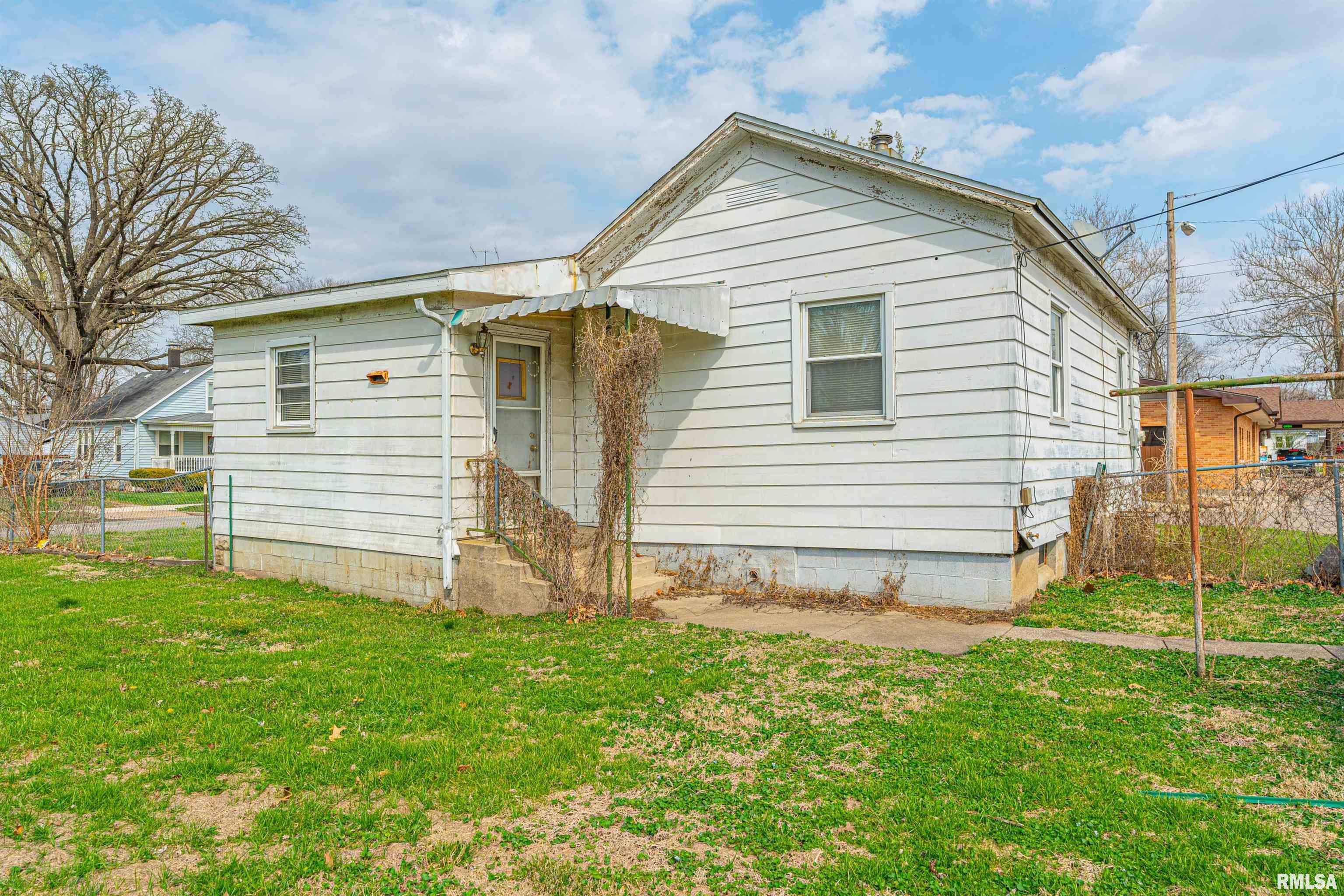 405 5th Street Lincoln, IL 62656 - Photo 16 of 19