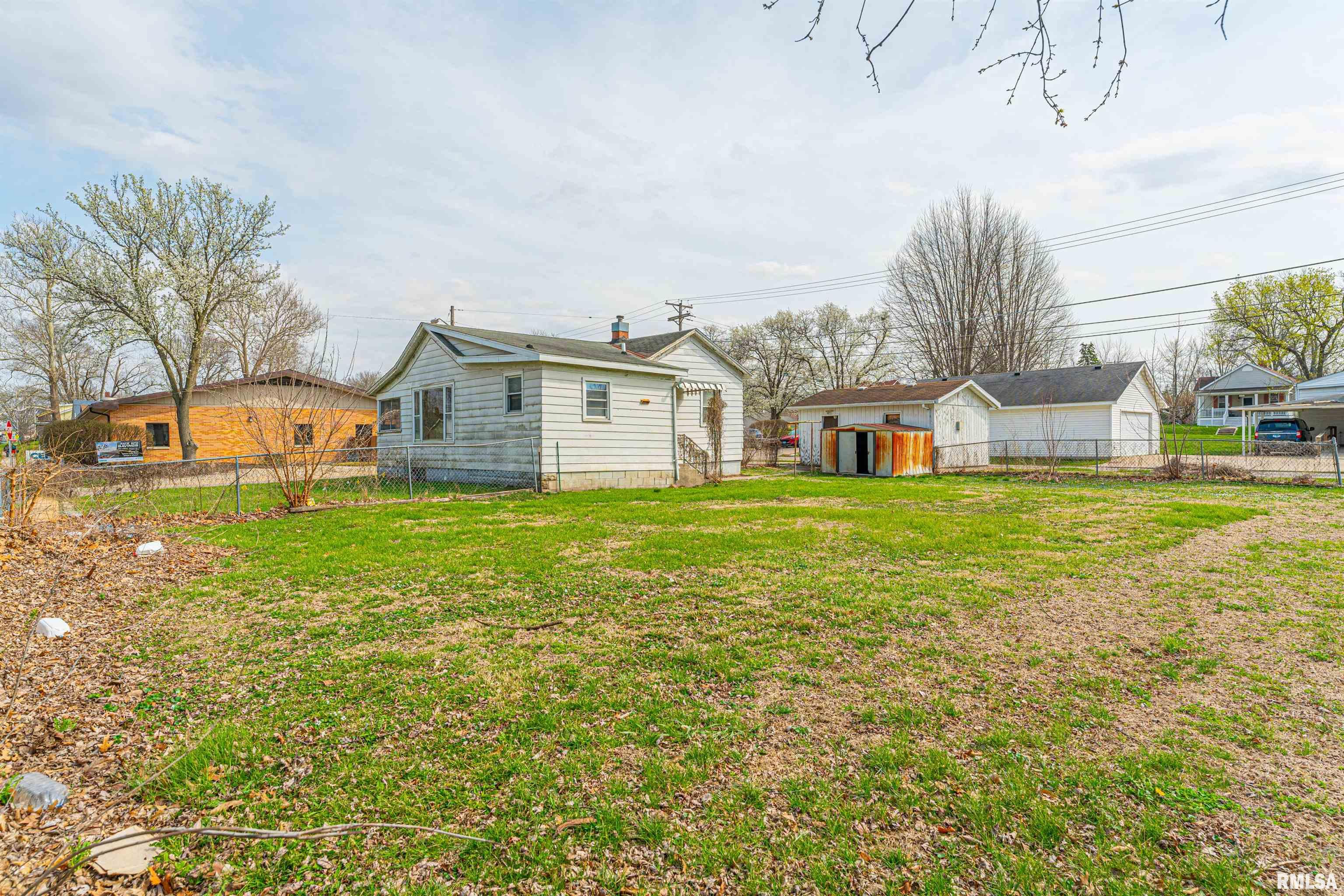 405 5th Street Lincoln, IL 62656 - Photo 17 of 19