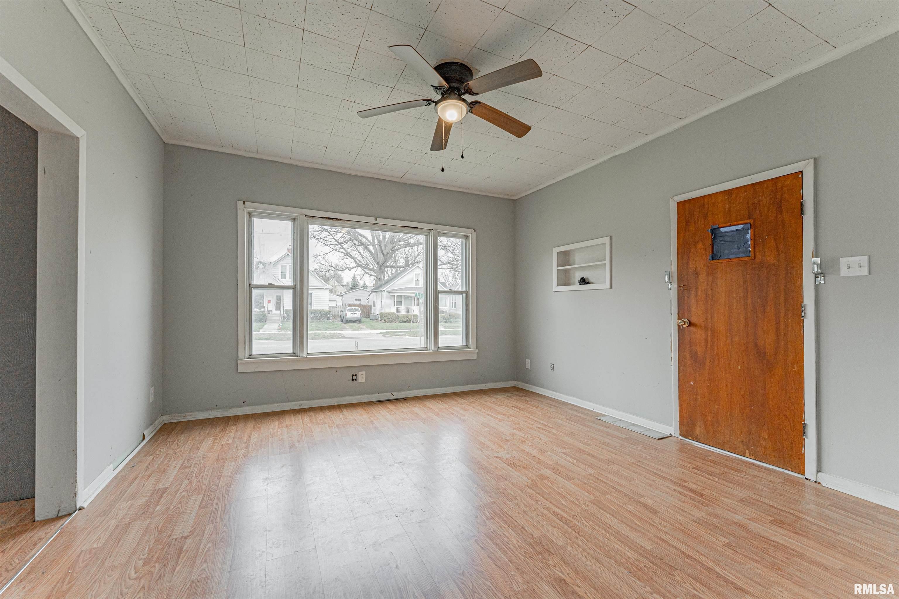 405 5th Street Lincoln, IL 62656 - Photo 6 of 19