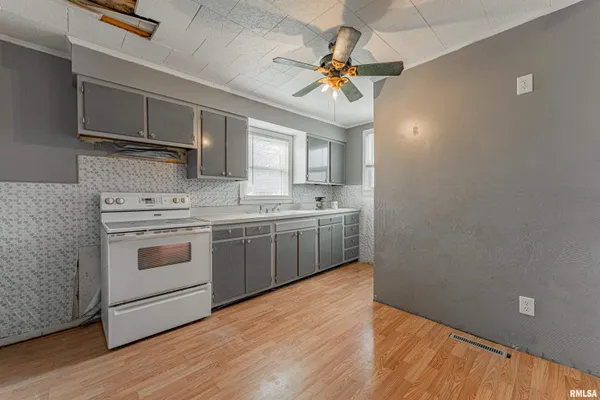 $50,000 | 405 5th Street, Lincoln, IL 62656