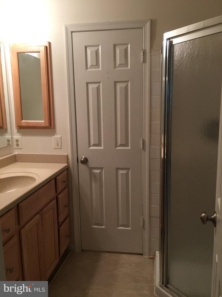 2225 Lovedale Lane, Unit 310A Reston, VA 20191 - Photo 7 of 12 Bath (Master)