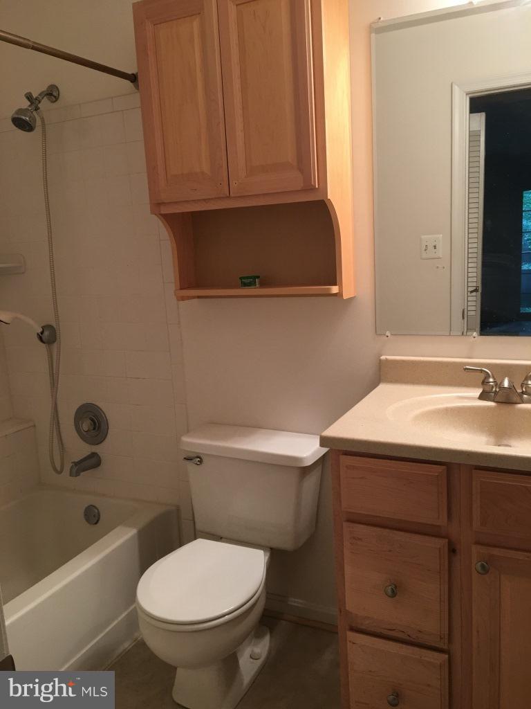 2225 Lovedale Lane, Unit 310A Reston, VA 20191 - Photo 9 of 12 Bath