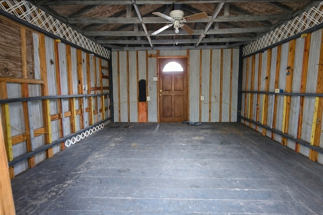 309 E Pine Daisetta, TX 77533 - Photo 19 of 23 a view of entryway
