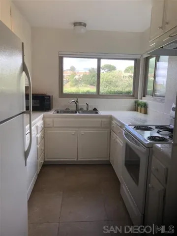 $2,995 | 17657 Pomerado Road, Unit 52, San Diego, CA 92128