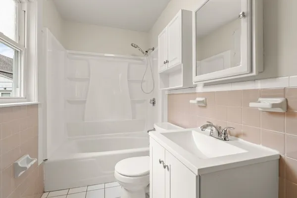 $3,300 | 10 Ernest Avenue, Quincy, MA 02169