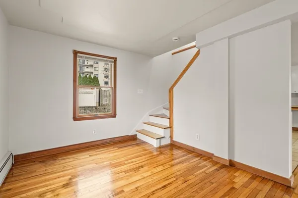 $3,300 | 10 Ernest Avenue, Quincy, MA 02169