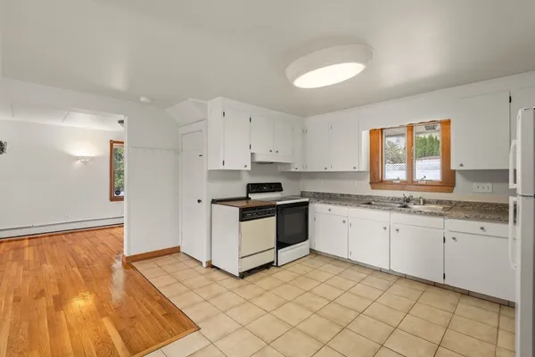 $3,100 | 10 Ernest Avenue, Quincy, MA 02169