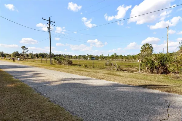 $340,000 | 18121 Bethlehem Road, Lithia, FL 33547