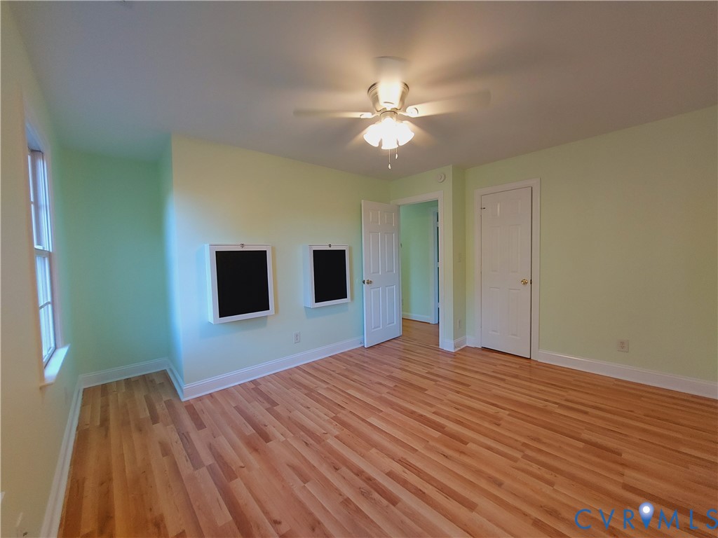 18313 Shiloh Church Road Beaverdam, VA 23015 - Photo 22 of 39 a view of a livingroom with wooden floor