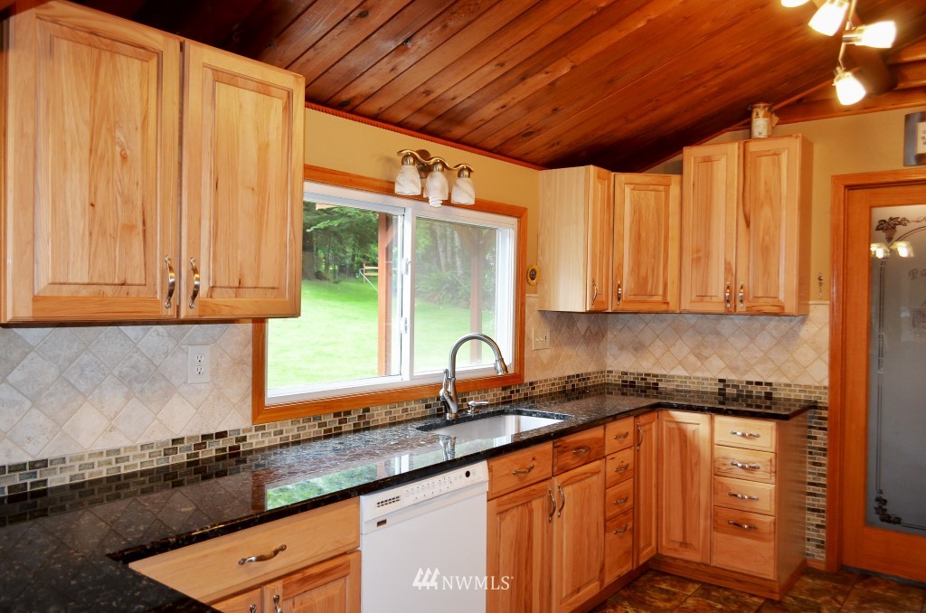 350-30 Gish Road Onalaska, WA 98570 - Photo 6 of 25 Gallery Image 6