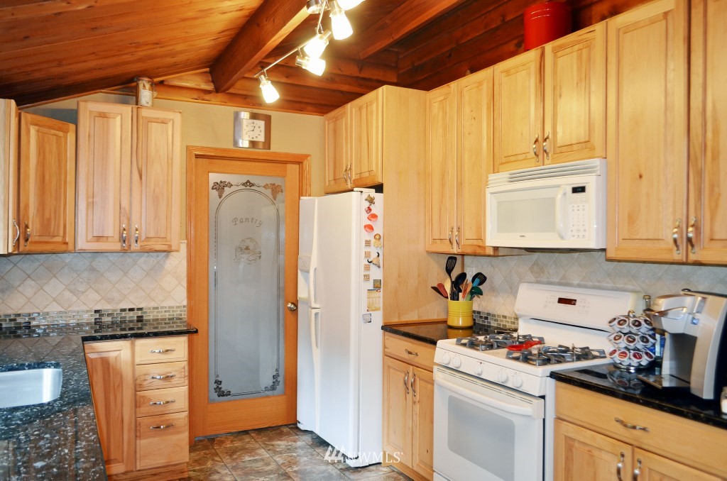 350-30 Gish Road Onalaska, WA 98570 - Photo 7 of 25 Gallery Image 7