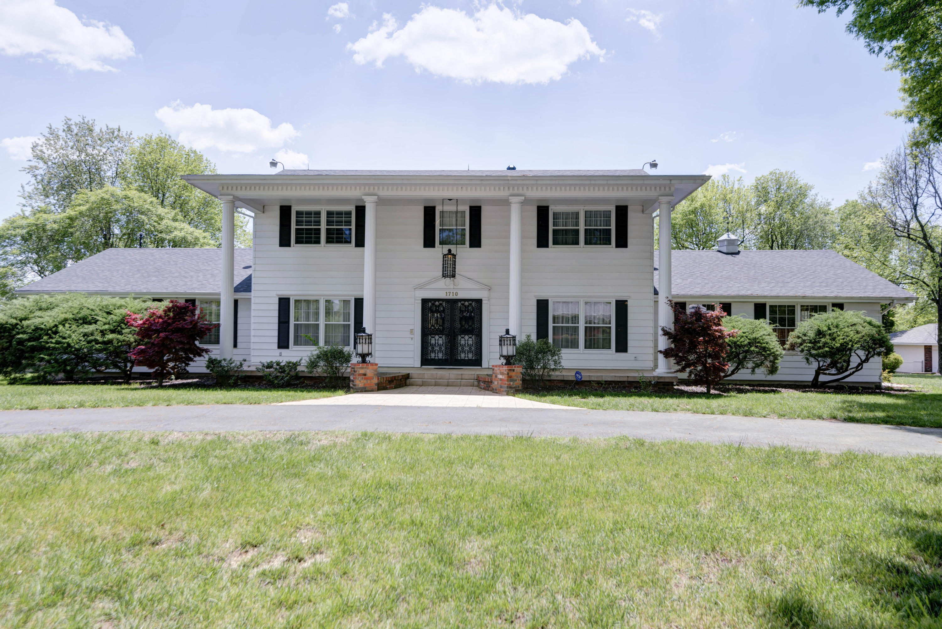 1710 East Arlington Road Springfield, MO 65804 - Photo 1 of 1 Arlington (9)