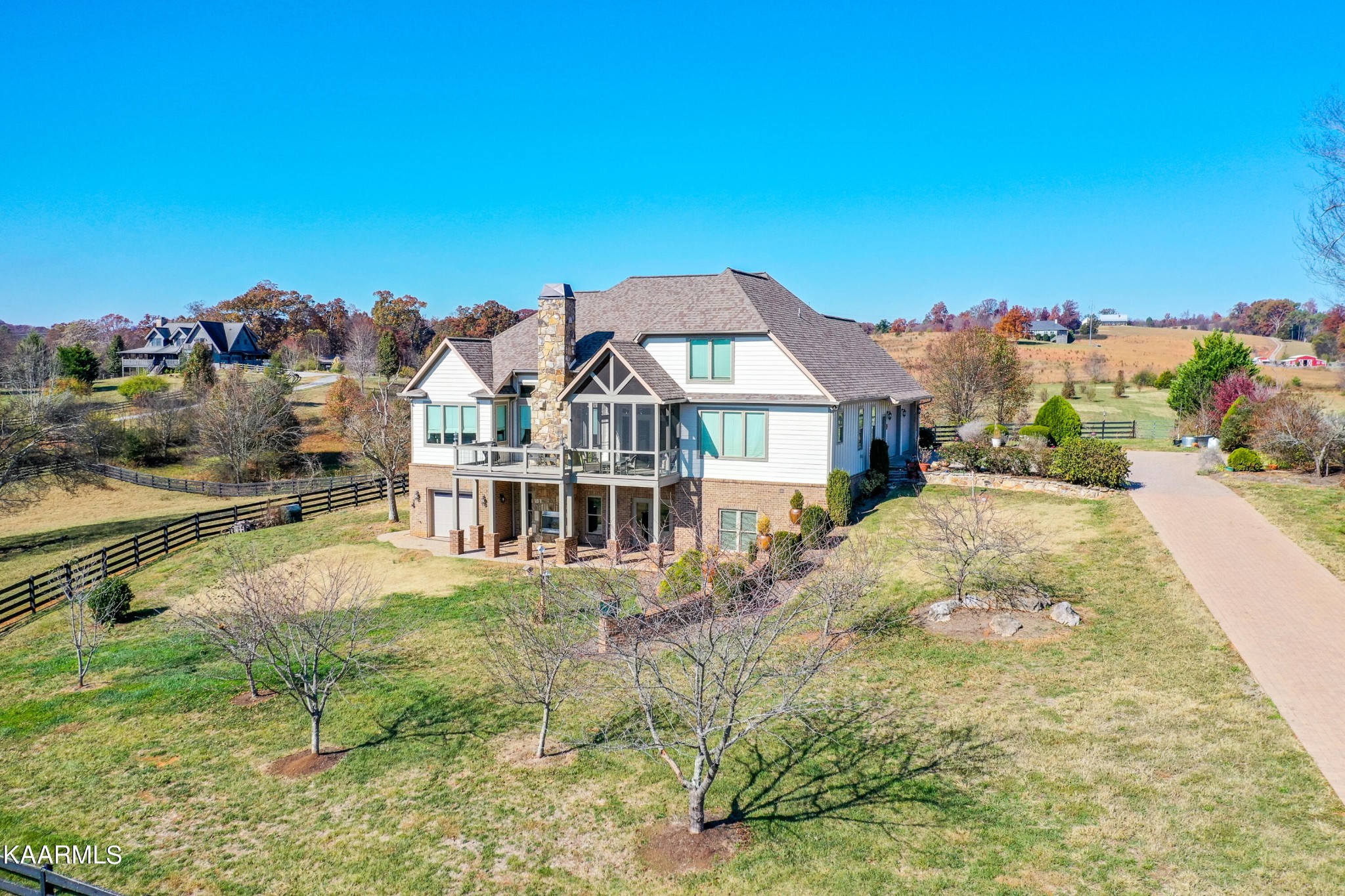 6069 Morganton Road Greenback, TN 37742 - Photo 12 of 60