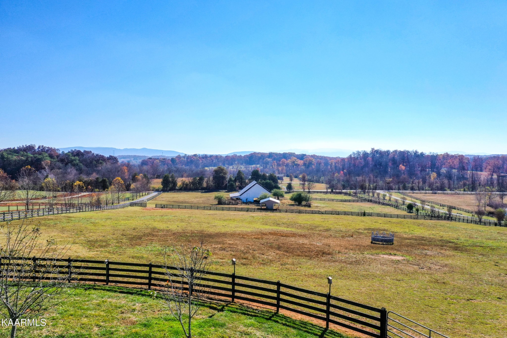 6069 Morganton Road Greenback, TN 37742 - Photo 14 of 60