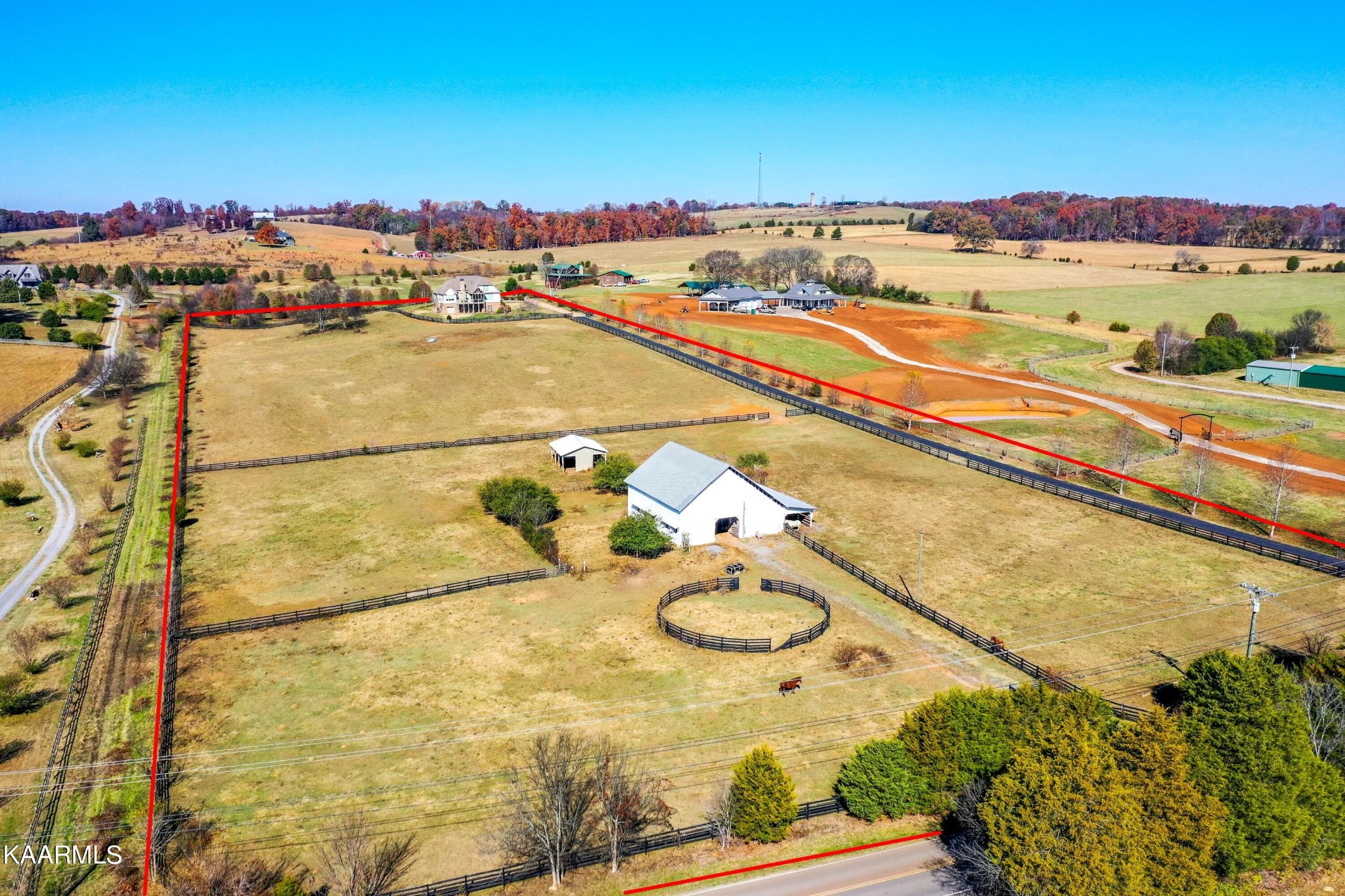 6069 Morganton Road Greenback, TN 37742 - Photo 16 of 60 a view of a swimming pool with a table and chairs
