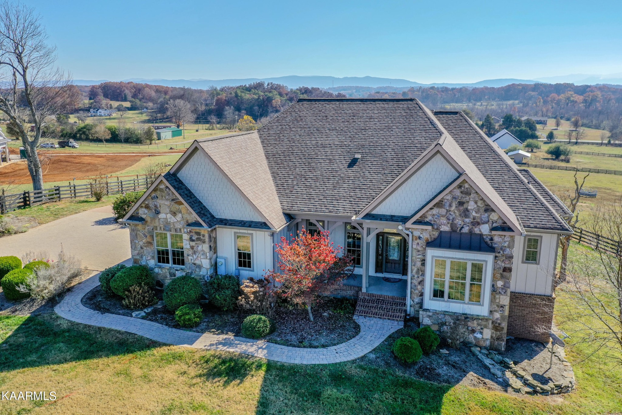 6069 Morganton Road Greenback, TN 37742 - Photo 3 of 60