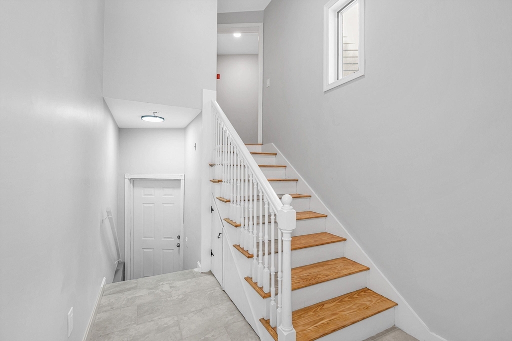 52 Elm Street Haverhill, MA 01830 - Photo 13 of 40