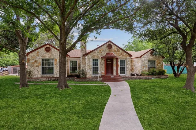 $725,000 | 1402 Corto Drive, Dallas, TX 75218