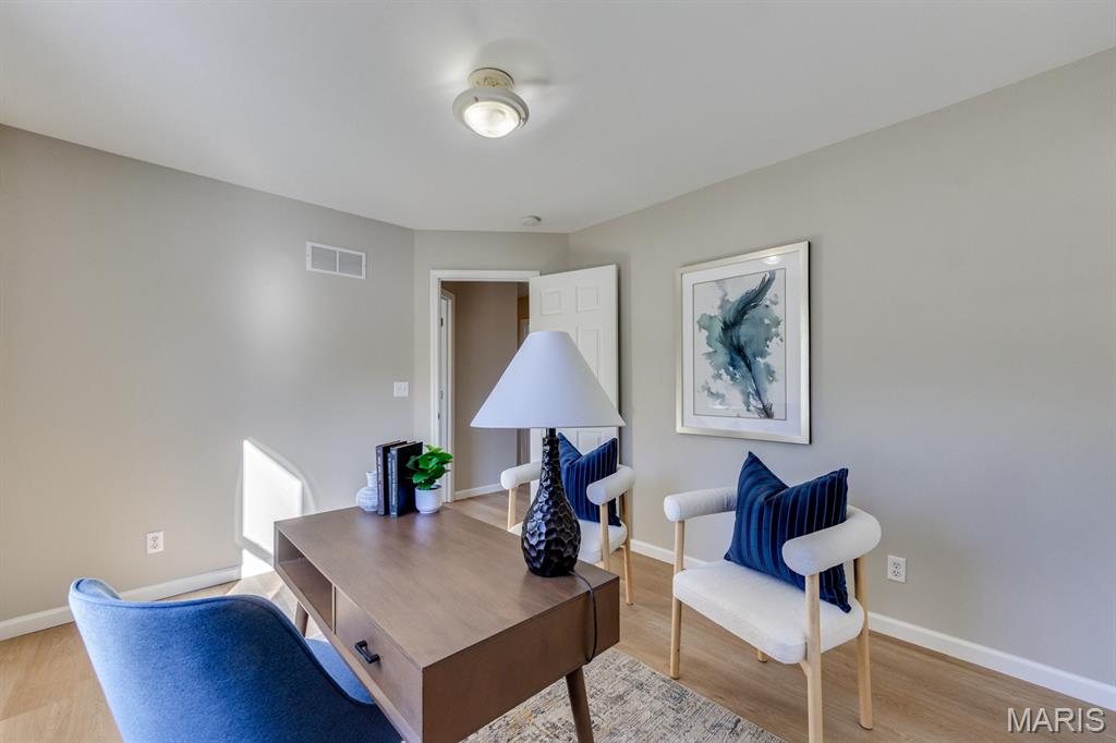 2301 Fairway High Ridge, MO 63049 - Photo 28 of 51