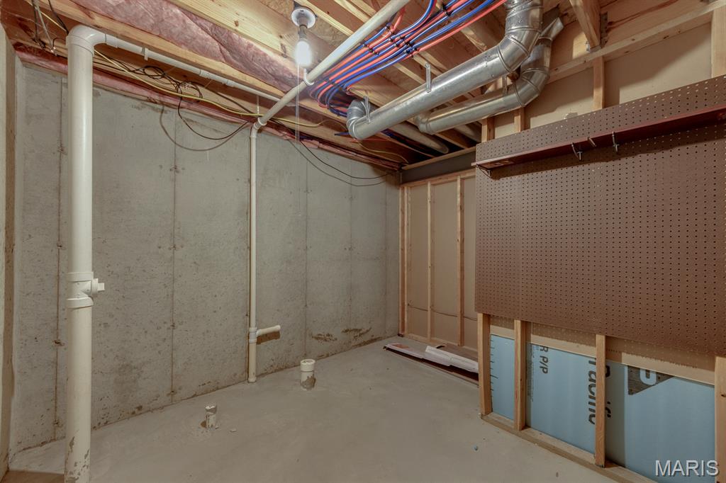 2301 Fairway High Ridge, MO 63049 - Photo 39 of 51