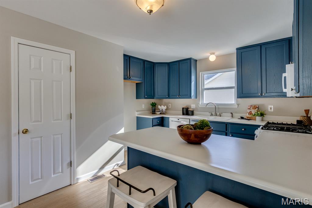 2301 Fairway High Ridge, MO 63049 - Photo 9 of 51