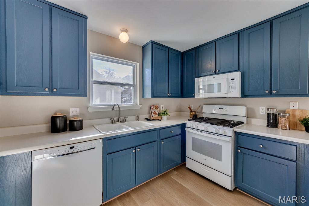 2301 Fairway High Ridge, MO 63049 - Photo 10 of 51