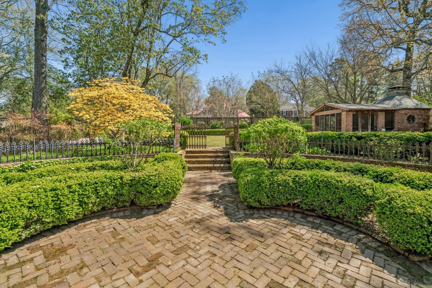 40 South Rose Road Memphis, TN 38117 - Photo 32 of 40