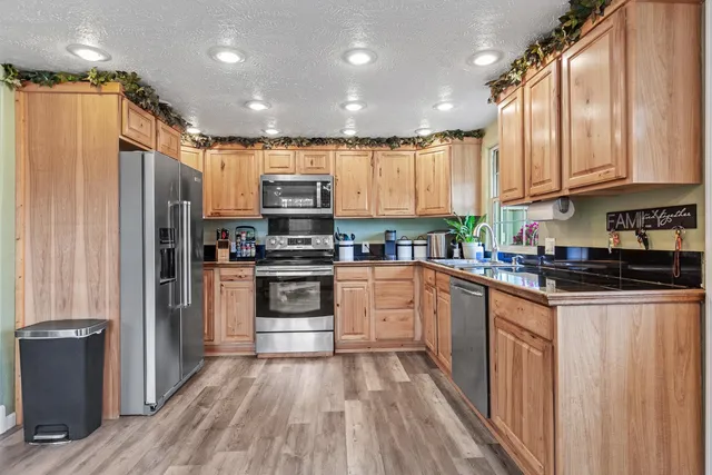 $599,000 | 332841 Highway 2, Newport, WA 99156