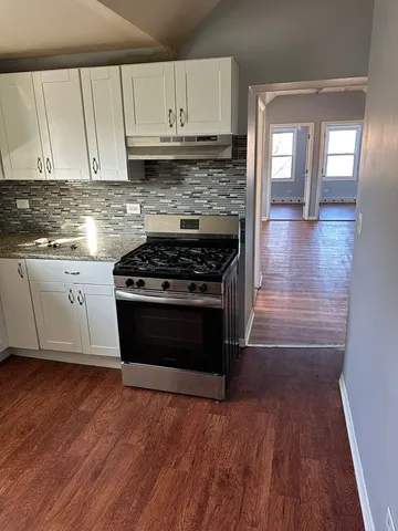 $2,600 | 1810 Church Street, Unit 2, Evanston, IL 60201