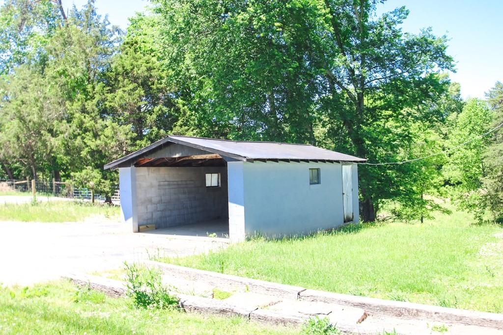 13400 Old Kentucky Road Walling, TN 38587 - Photo 16 of 24