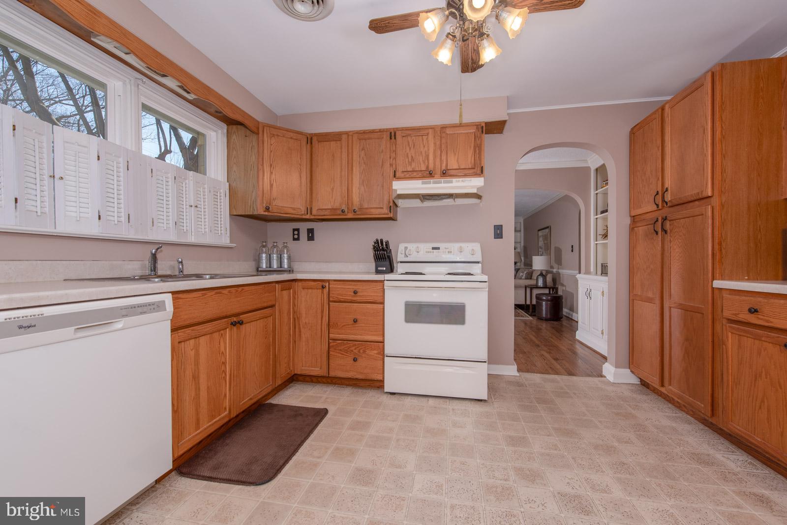 820 Hughes Shop Road Westminster, MD 21158 - Photo 11 of 36 Kitchen